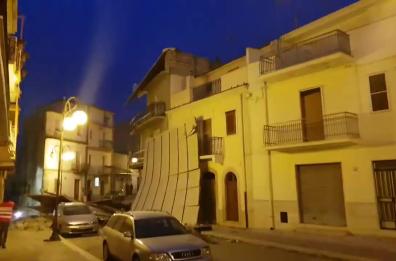 Palazzo San Gervasio, vento fa crollare tetto di un'abitazione: nessun ferito