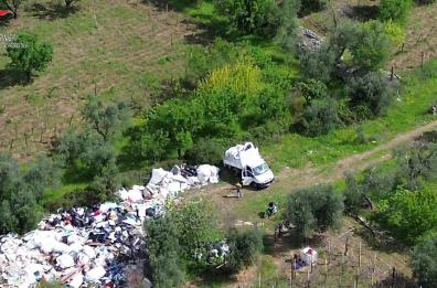 Roghi tossici tra Bari e Valenzano: sequestrata discarica abusiva di 10mila metri quadri, due denunciati
