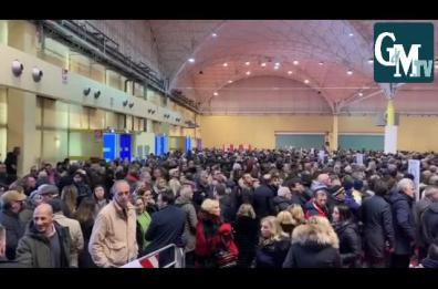 Primarie centrodestra a Bari, l'«assalto» dei 13mila in Fiera