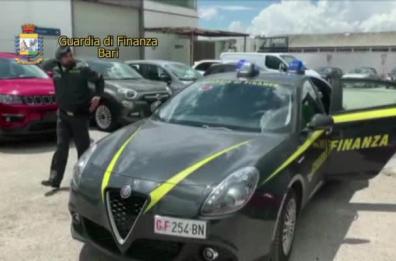 Trani, compravano auto di lusso all'estero e le rivendevano in Italia come usate: frode milionaria, 2 denunce