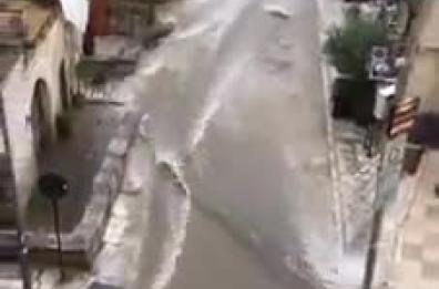 Nubifragio su Matera: le strade diventano fiumi