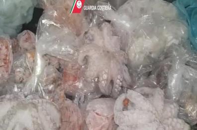 Polignano, pesce scaduto e congelato: sequestri in due ristoranti IL VIDEO