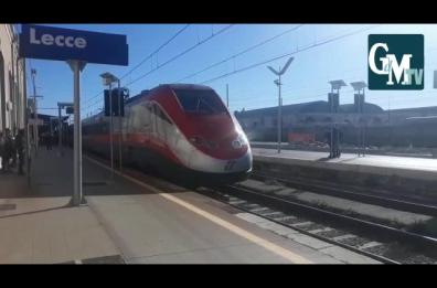 Treni, la partenza del primo Frecciarossa per Torino: ma in Puglia andrà «lento»