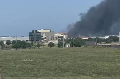 Brindisi, va a fuoco torre di raffreddamento di uno zuccherificio