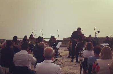 Barletta, concerto all'alba sul bastione del Castello