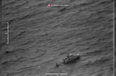 Otranto, diportista albanese alla deriva da ore salvato dalla Guardia costiera 