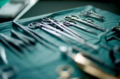 Morì dopo 3 interventi: chiesto processo per ex direttore sanitario del Policlinico di Bari