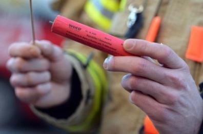 Potenza, scoppia un petardo in mano: 16enne in ospedale