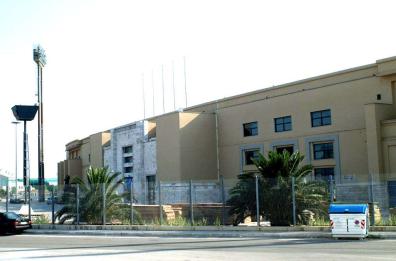 Bari, no del Municipio
al villaggio dei rifugiati