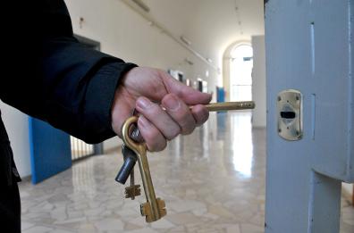 Detenuto strangolato nel carcere di Opera a Milano: era un barese di 68 anni