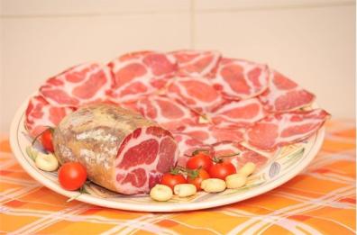 L’Ue si arrende e cancella carne, salumi e vino dalla lista dei «prodotti dannosi»