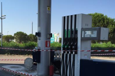 Furti gasolio in self service di sei comuni salentini: 3 arresti