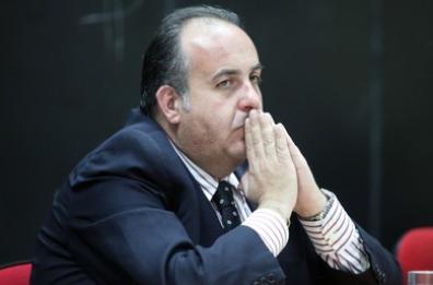 Niente scorta al giornalista
«Simulò il suo attentato»