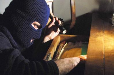 Ruba in due appartamenti di Racale e Matino: in carcere un 34enne