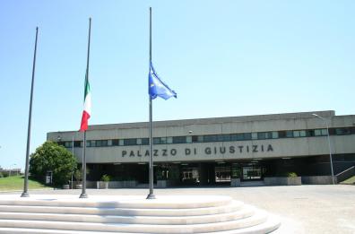 Foggia, mandava la droga ai detenuti in carcere