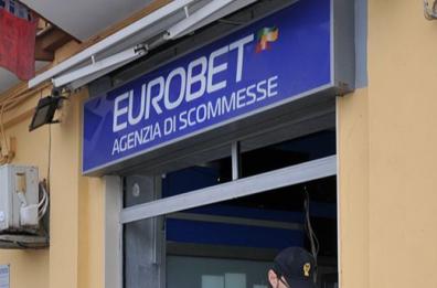 Carapelle, assaltata dai rapinatori agenzia di scommesse