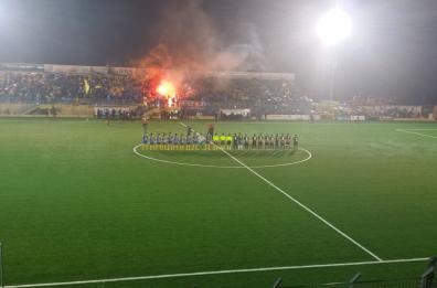 Fasano-Cerignola, steward 
perde tre dita per un petardo