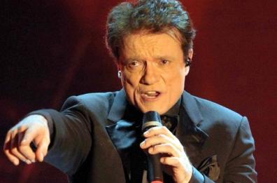 Bari, rinviato al prossimo 4 gennaio il concerto di Massimo Ranieri