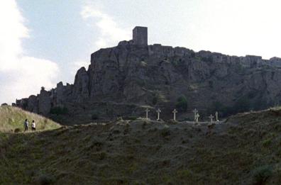 Cade in un burrone alla periferia di Craco e muore