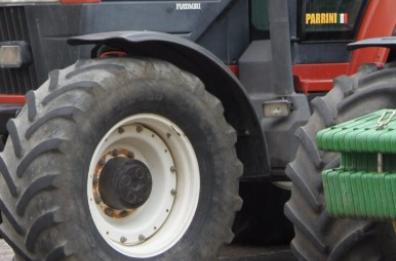 Ruvo, i vestiti si incagliano
nel trattore: muore 60 enne