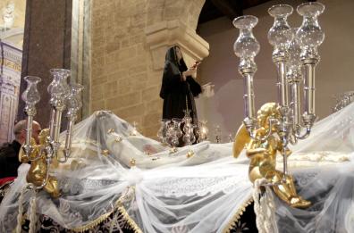 «Aste dei Misteri»
Per Addolorata e Gesù Morto
offerte in aumento