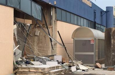 Fasano, sventrano Conforama
per svaligiare una gioielleria