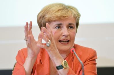 La Guidi dai pm per 3 ore
«Io sono parte offesa»
Renzi: Ha sbagliato, ma...