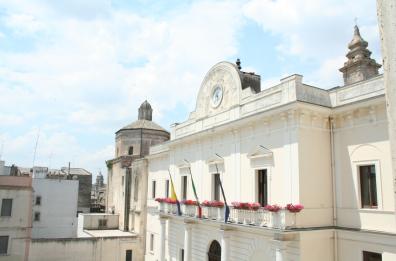 Gravina, consigliere comunale positivo al Covid: uffici comunali sanificati
