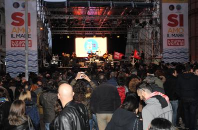 Trivelle, maxi show a Bari per il sì al referendum