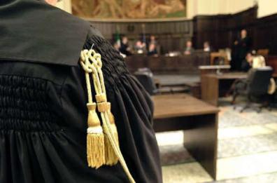 Tentato omicidio a Madonnella, chieste 7 condanne. Nel 2018 la faida per lo spaccio tra Strisciuglio e Palermiti