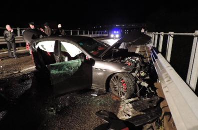 Alla guida di Maserati ignora alt
Cc e causa incidente: 1 morto 9 feriti