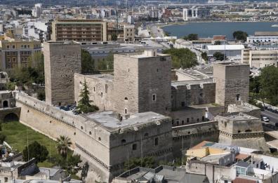 Decaro «ossessiona» Delrio
prende corpo parco Castello Bari