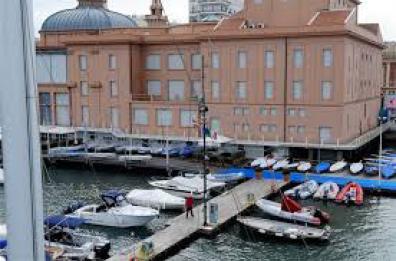 «Spezierie e Farmacie in Terra di Bari»