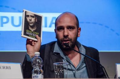 Salone del Libro,  code di due ore
 per l'incontro con Checco Zalone
