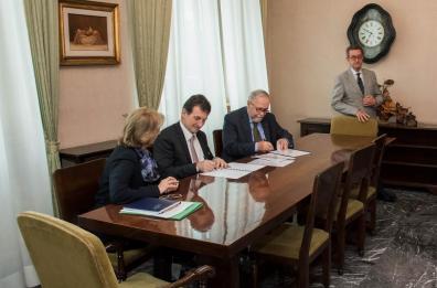Bari, sede unica del tribunale 
per ora ci pensano gli studenti