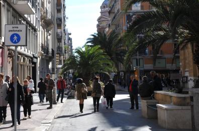 Forse dovremmo tornare a tirar tardi in via Sparano