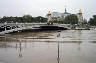Senna, la piena del secolo
 Parigi teme altri morti