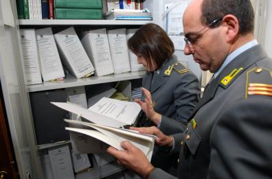 Trani: Gdf arresta
dipendente comunale
Danno erariale per 2 mln