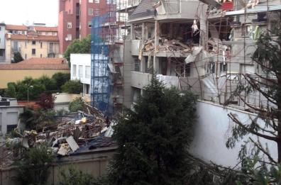 Esplosione a Milano, paura e morte ai Navigli