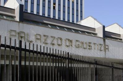 Proiettile nell'aula bunker
durante processo sanità
