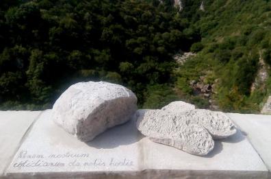 Pane di Laterza in pietra
torna l'artista misterioso