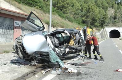 Si schianta contro un muro
49enne muore su Basentana