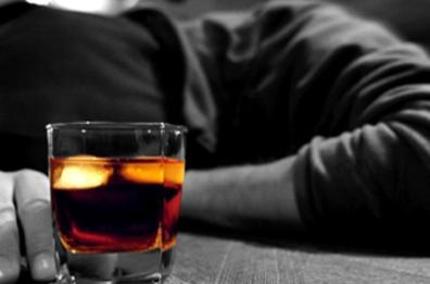 Foggia, alcol e gioco d’azzardo non sconfitti dal Covid-19
