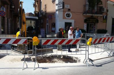 Cede la strada, scoperto
tunnel per svaligiare banca