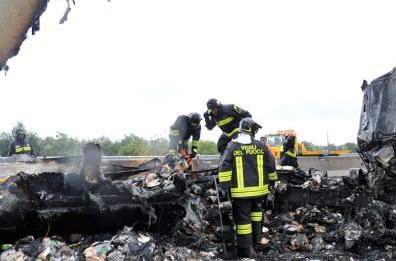 Incidente tra camion sulla A14