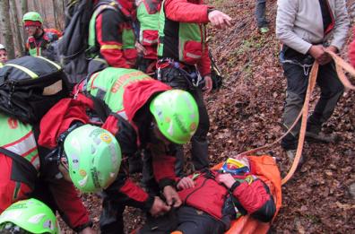 Donna lucana cade sul Pollino
soccorritori al lavoro per ore