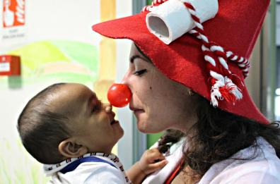 Parlamentare ionico deposita alla Camera una proposta di legge per la «Clownterapia»