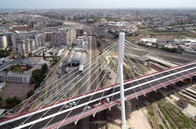 Bari, il super ponte visto dall'alto