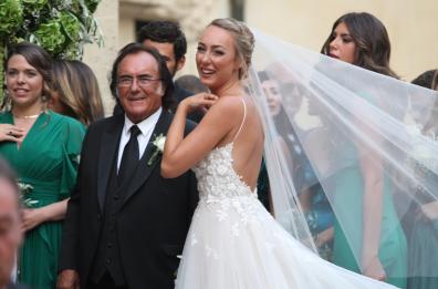 Matrimonio vip a Lecce
per Cristel Carrisi
ma non c'è la matrigna