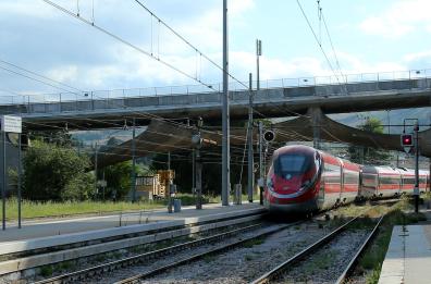 Ferrovia Adriatica riaperta: era chiusa dalle 14 per un investimento, coinvolto Frecciarossa Milano-Taranto